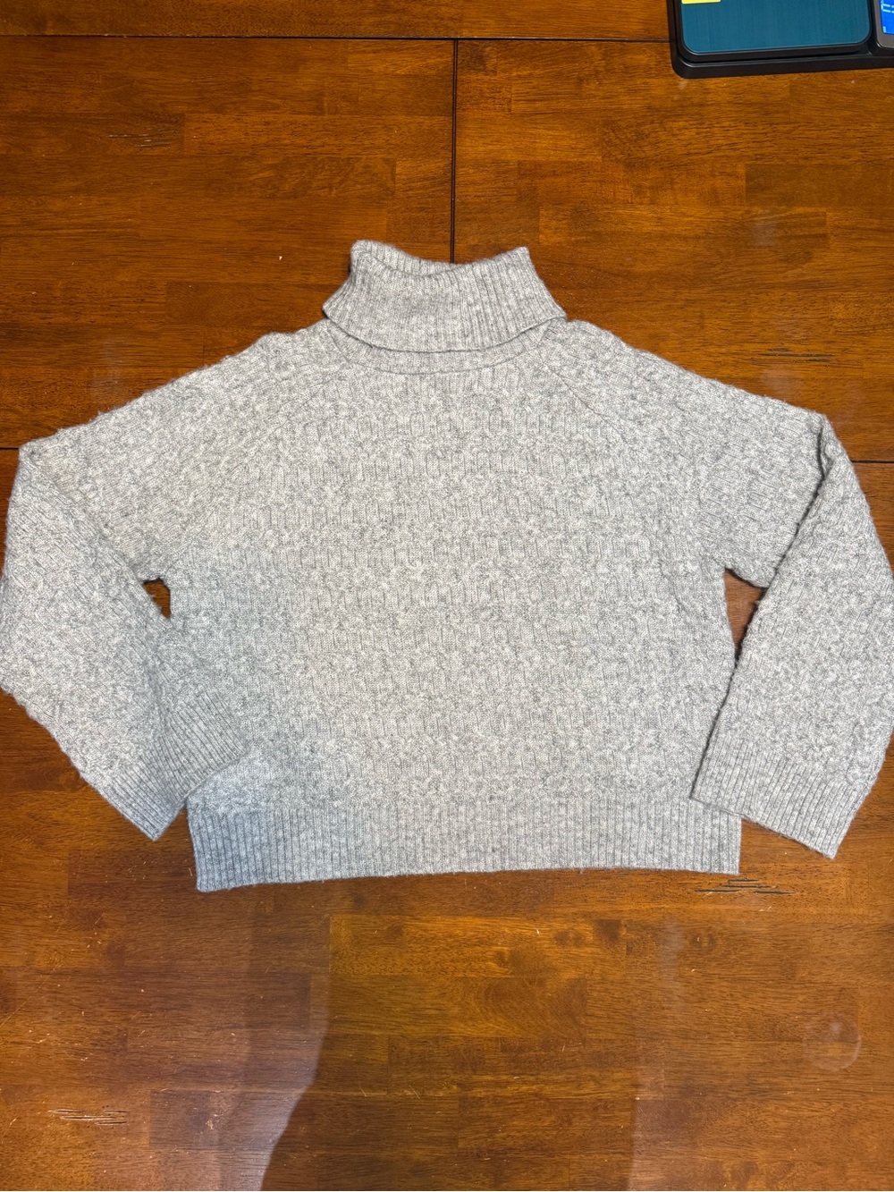 Women's Cropped Turtleneck Sweater in Heather Gray